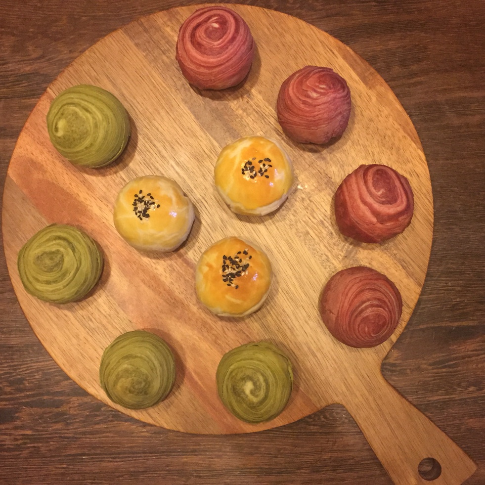 蛋黄酥~紫薯、抹茶、原味~花好月圆，中秋快乐~内附一次做六色蛋黄酥方法~