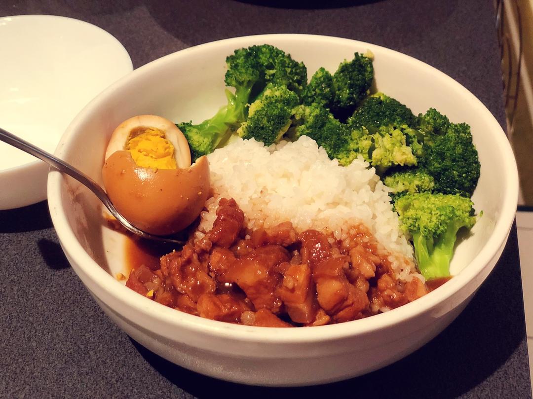 一碗高颜值有内涵的台湾卤肉饭