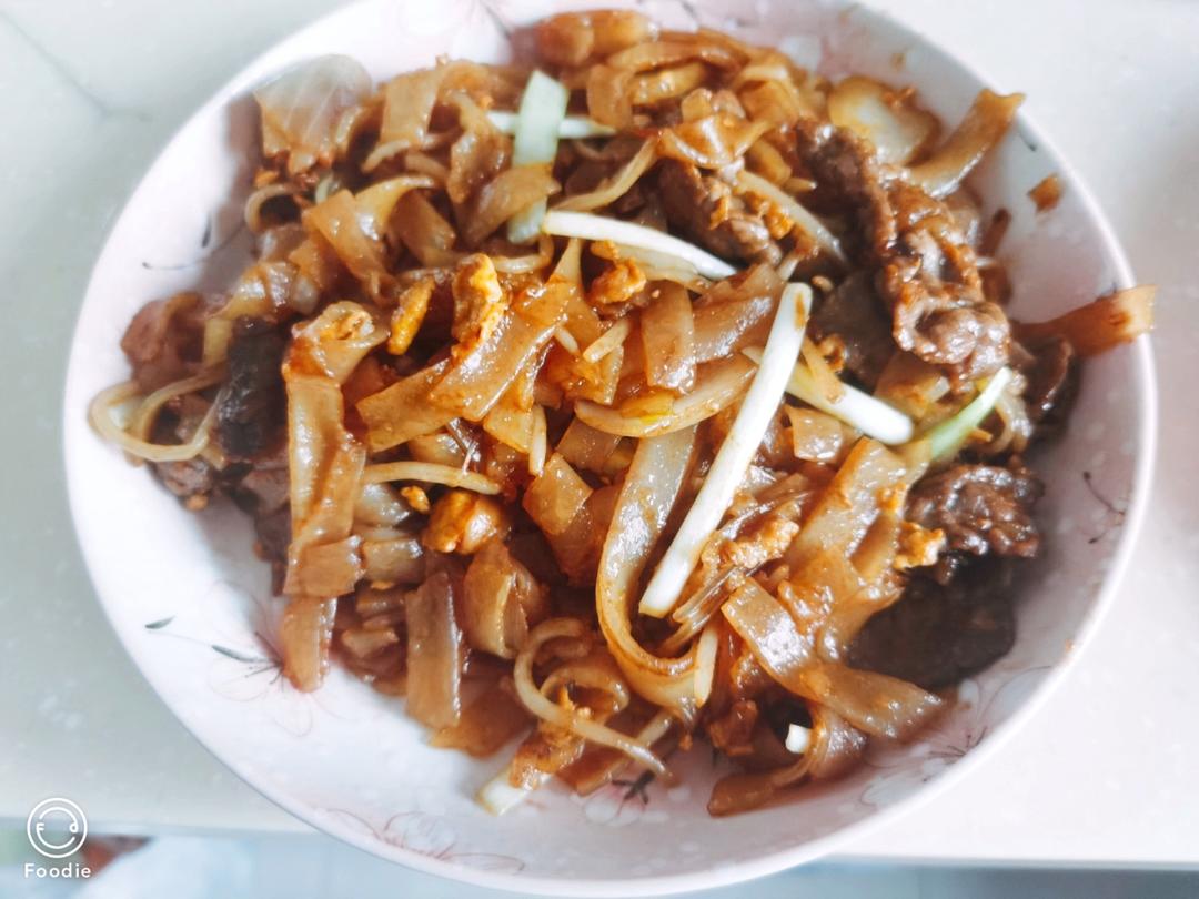 牛肉炒河粉（经典粤菜）