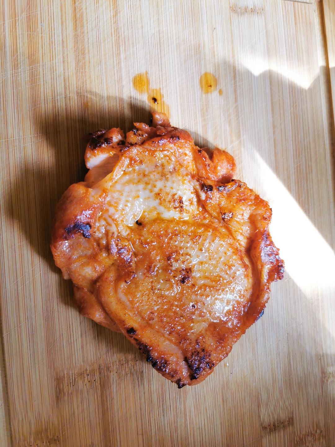 太诱人了  一滴油都不用  只需用一物  焦香脆皮奥尔良鸡腿   鲜嫩多汁  空气炸锅食谱