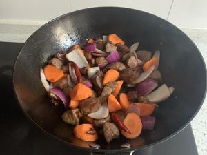 「家常」羊肉煲搭时蔬的做法 步骤4