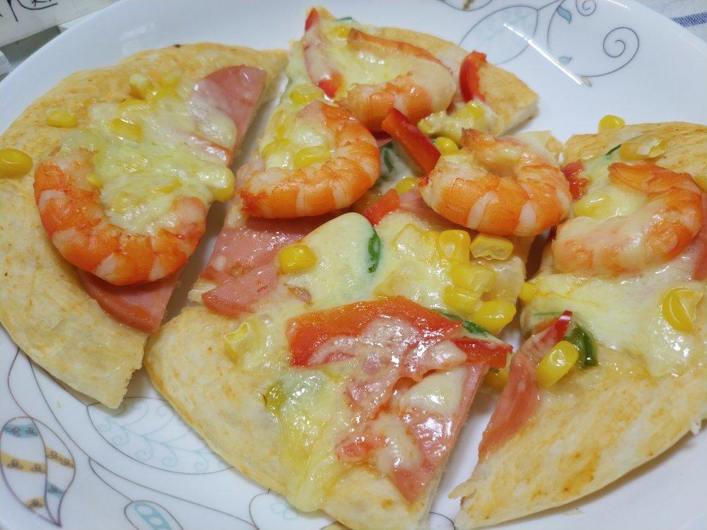 薄饼脆皮火腿pizza