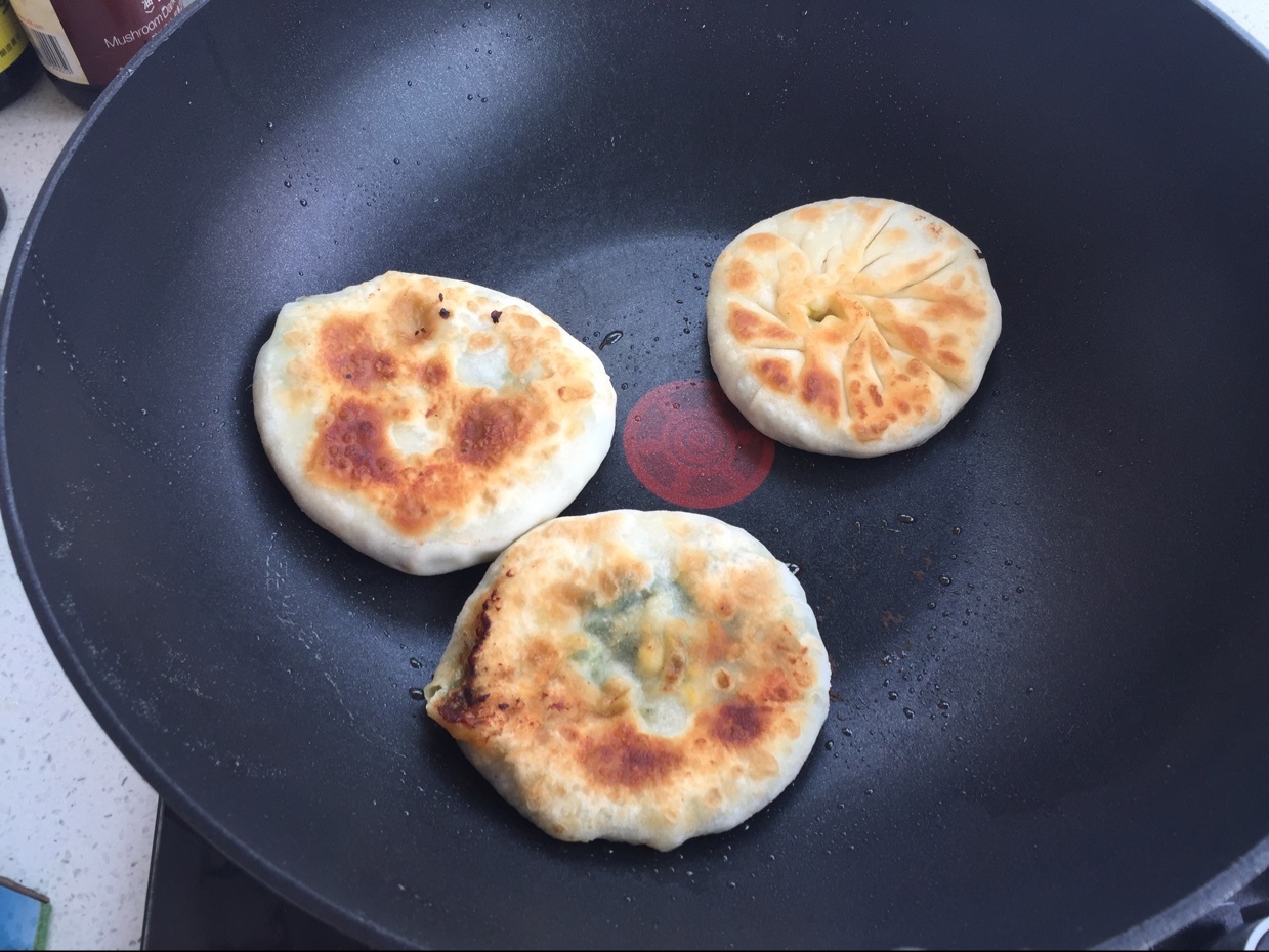 韭菜盒子 Chinese Leek and Egg Pasty