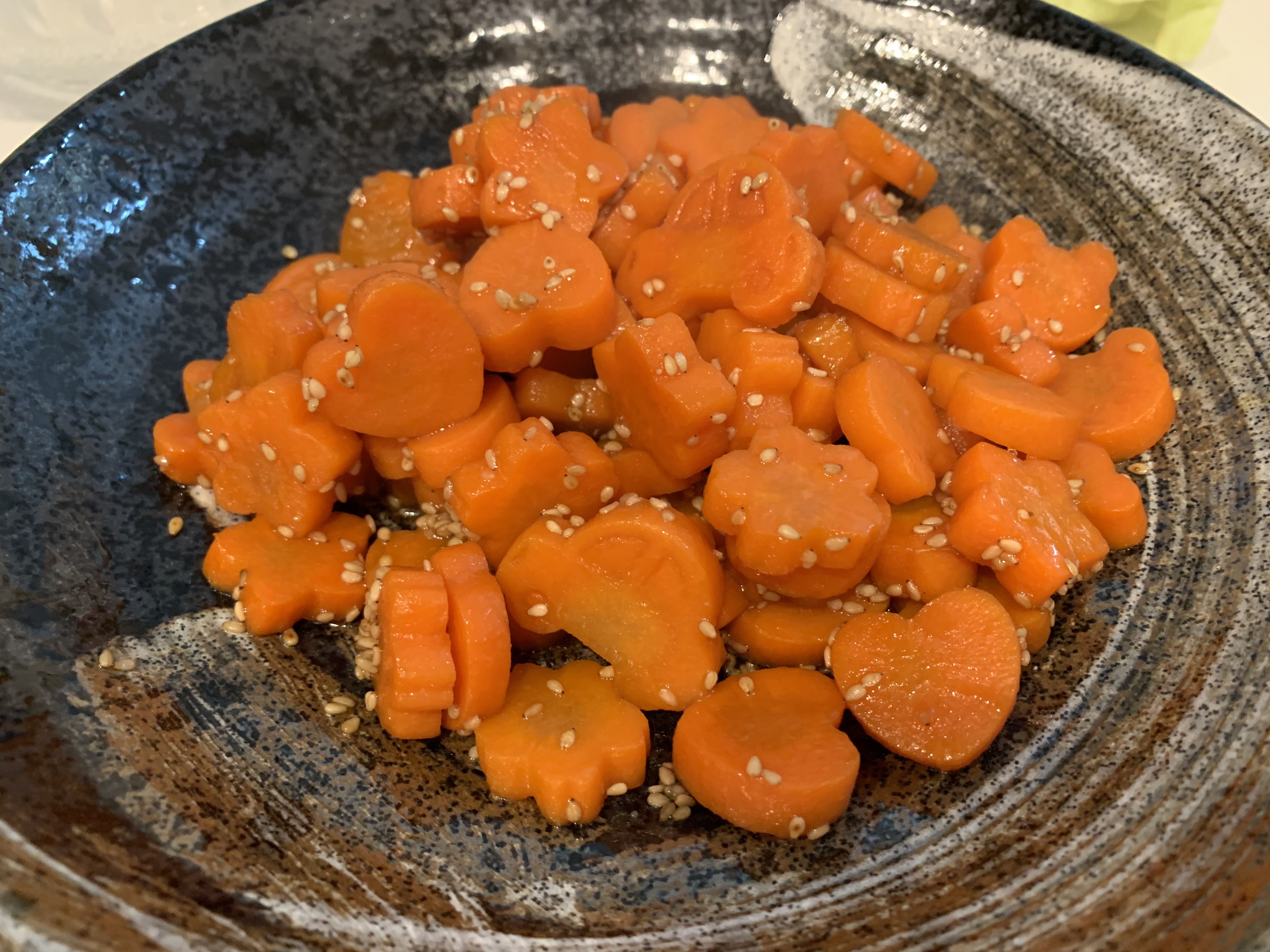 日本和食小菜之芝麻胡萝卜的做法