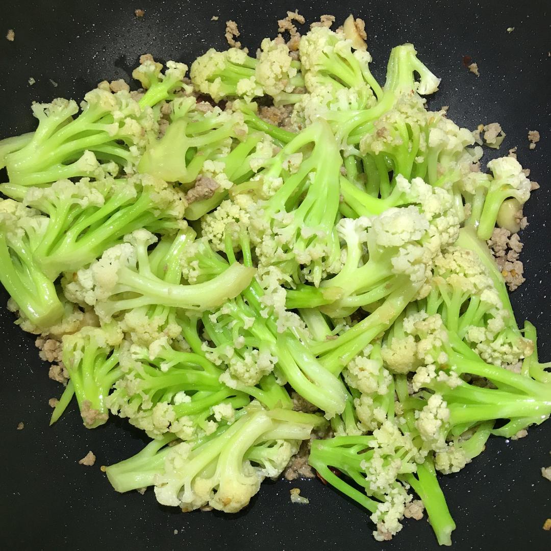 老丁的私房菜-干锅花菜