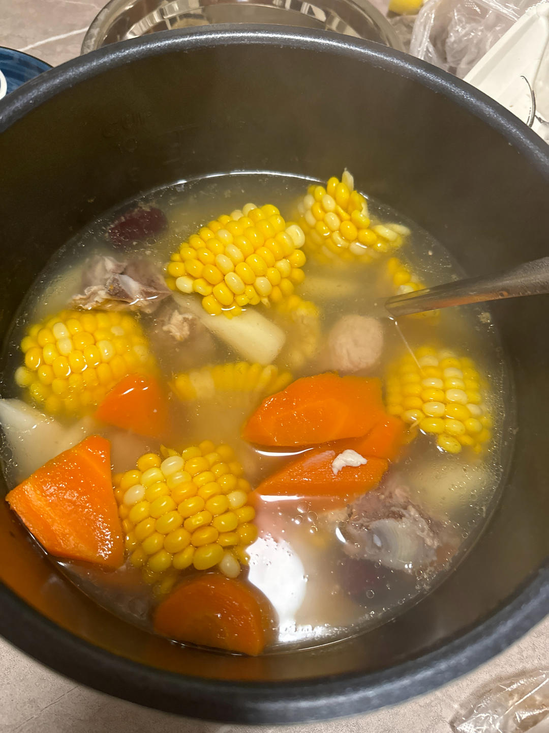 连吃三碗的玉米山药排骨汤