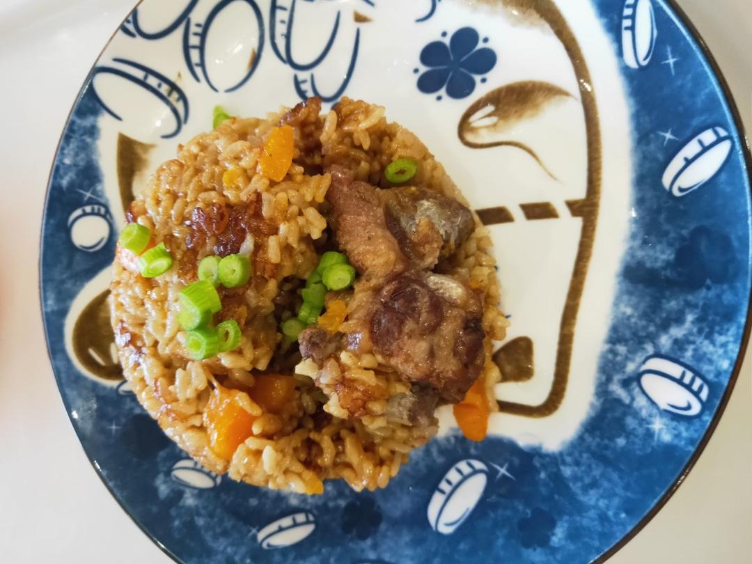 【排骨焖饭】