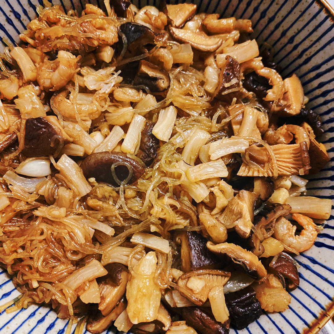 香菇干贝粉丝煲