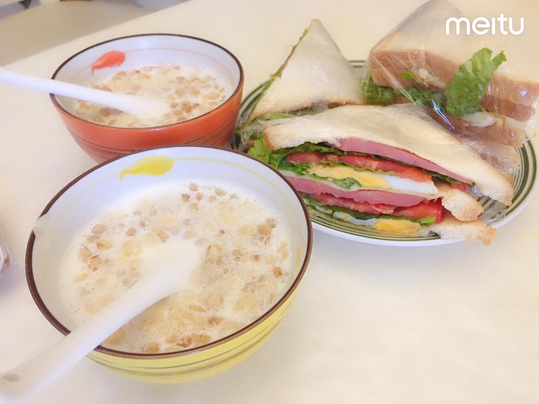 一一麻麻哟做的早餐早餐