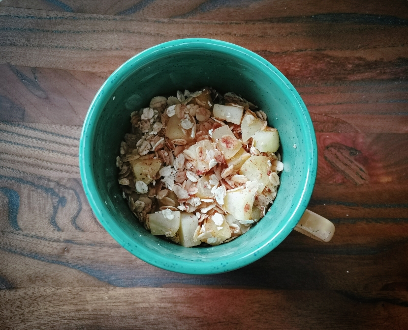 三分钟快速营养早餐～燕麦苹果碎