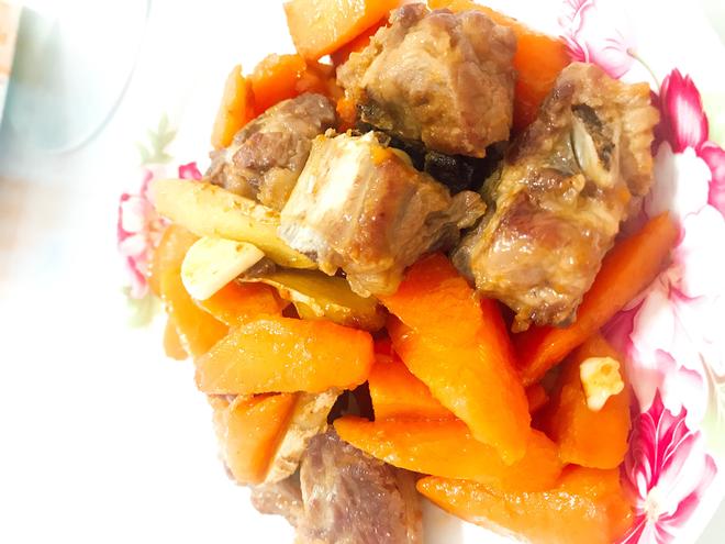 儿童菜-香浓排骨焖胡萝卜的做法