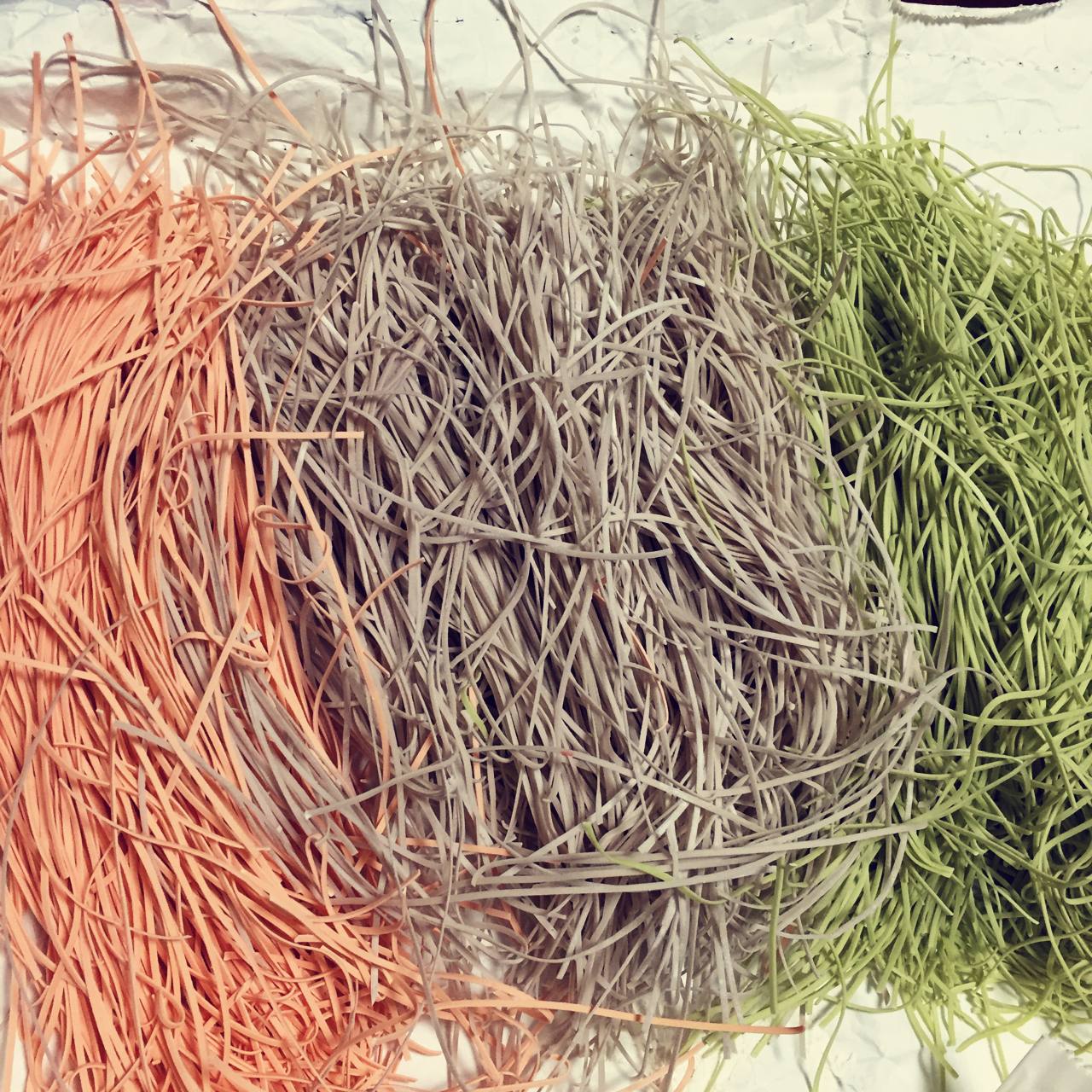 自制纯天然蔬菜汁彩色面条