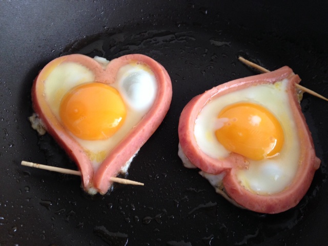 爱心香肠煎蛋