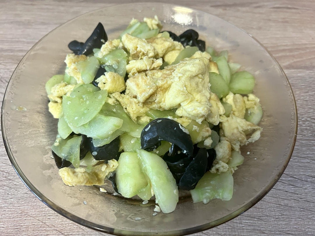 黄瓜木耳炒鸡蛋