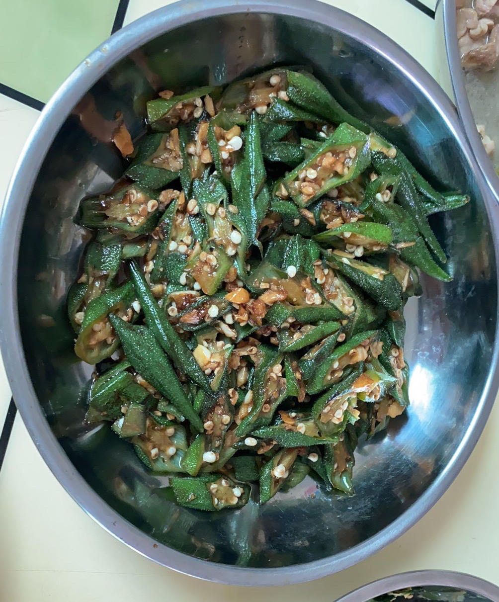 简单好吃的炒秋葵
