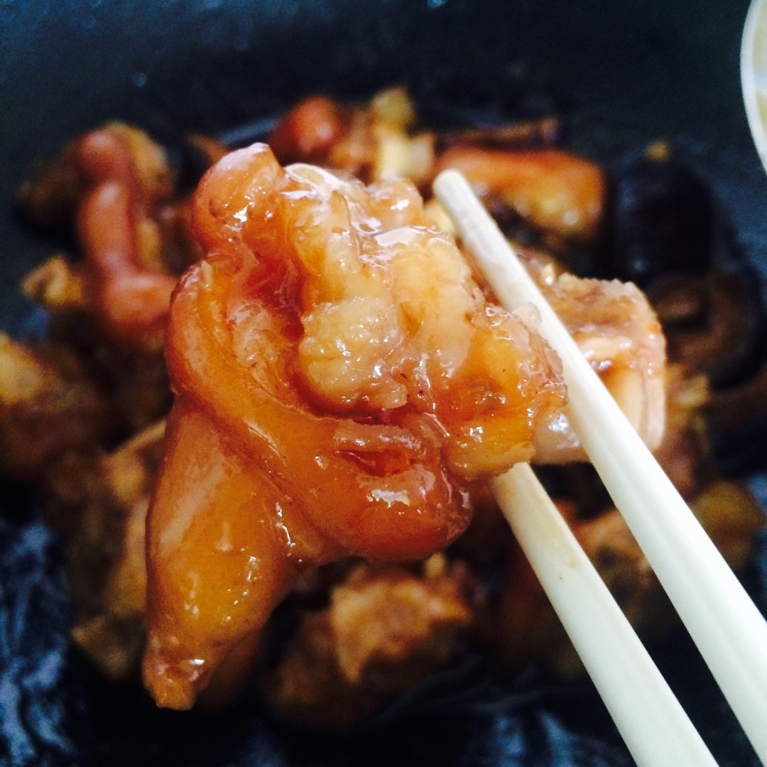 美味的家常菜：红烧猪蹄