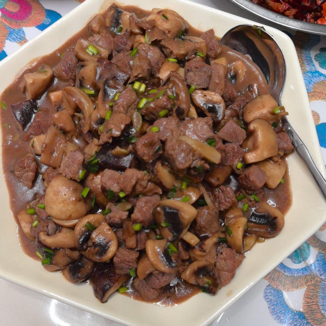 蒜香黑椒口蘑炒牛肉❗️真的是味觉天花板