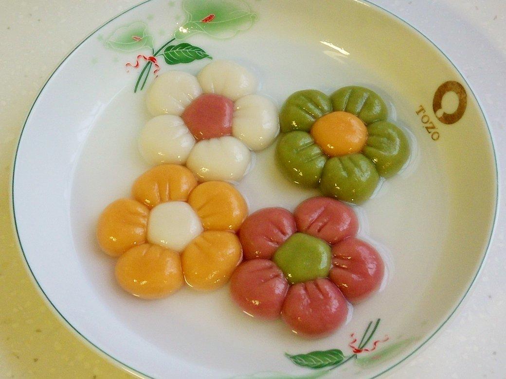 彩色花朵汤圆