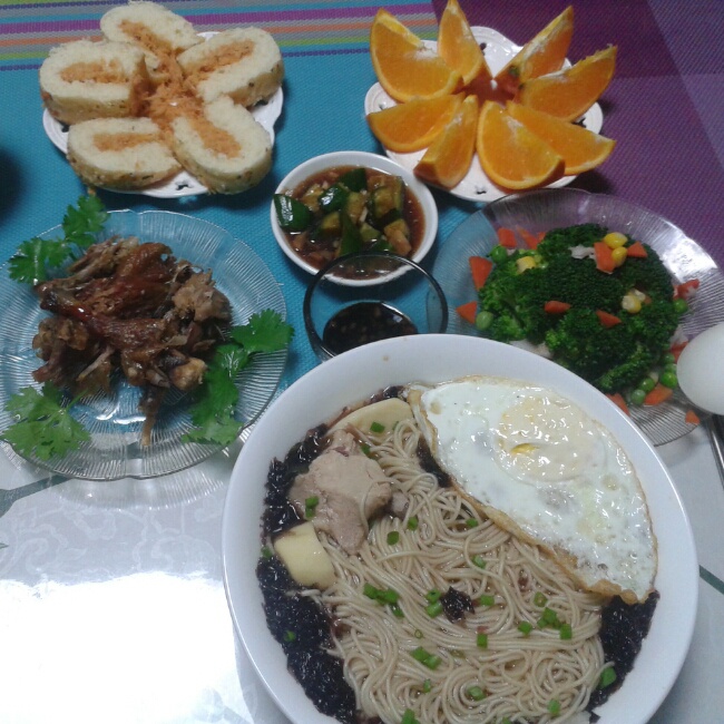 长脖，起床吃早饭