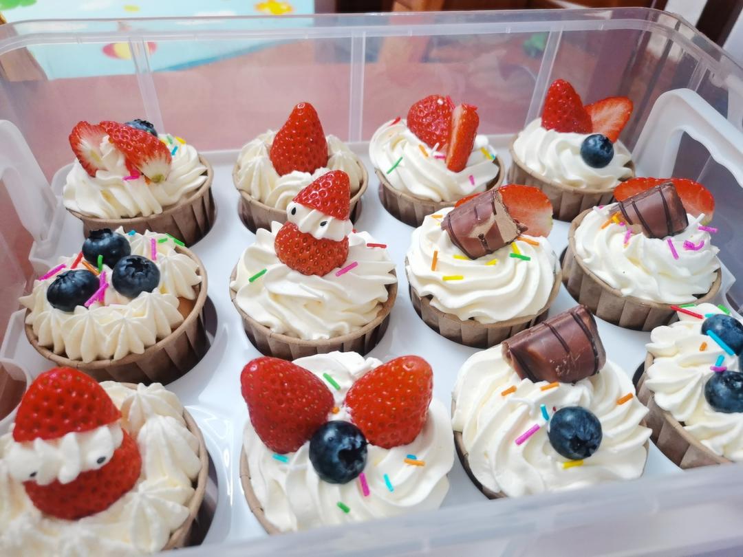 纸杯蛋糕，绝对不塌不裂，百分百成功四段式烘烤方法，不私藏无保留