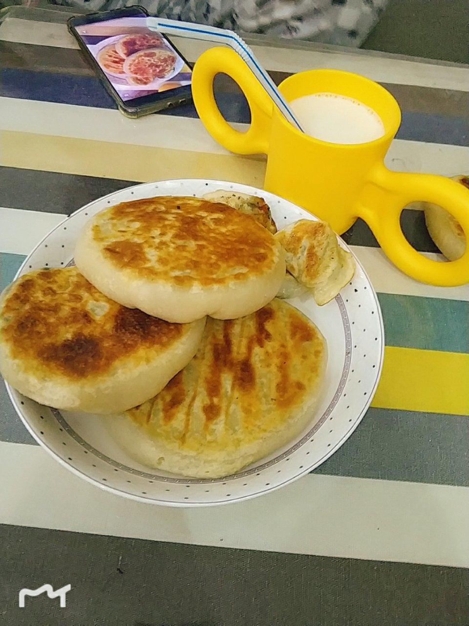 合饼(哈饼)菜盒子～韭菜，黄瓜两种馅