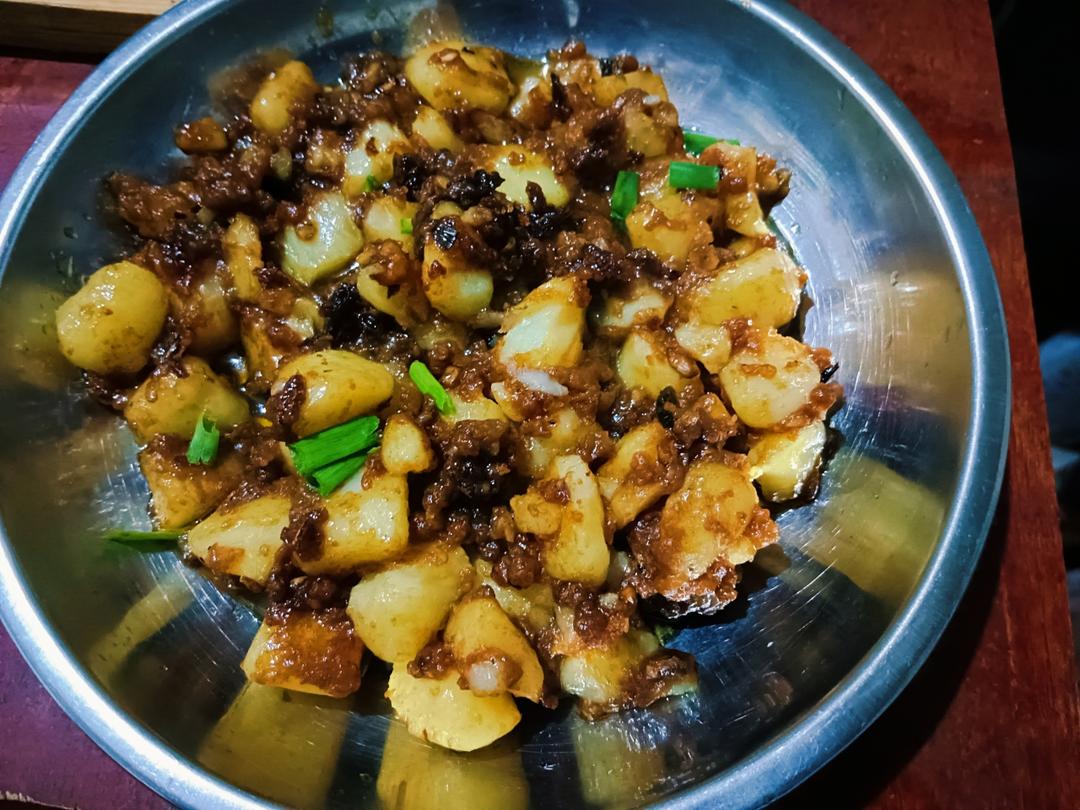 🔥巨下饭，软糯入味！比肉还好吃的红烧土豆