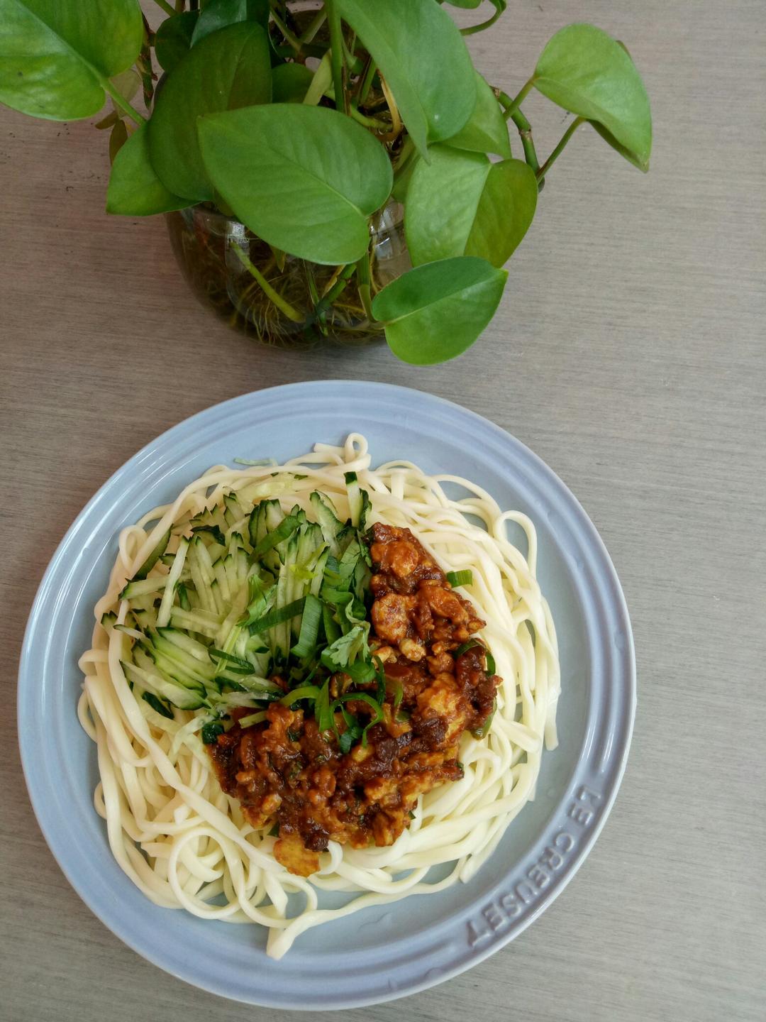 我真的饿了--私房炸酱面