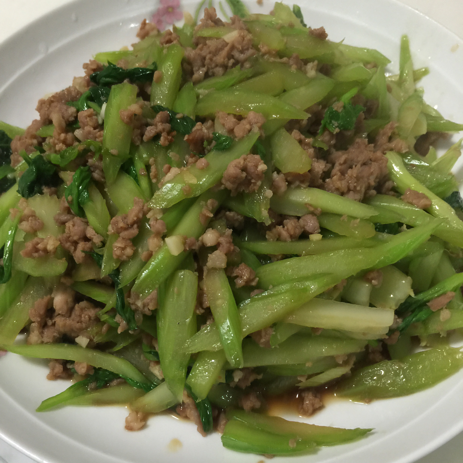 芹菜炒肉末
