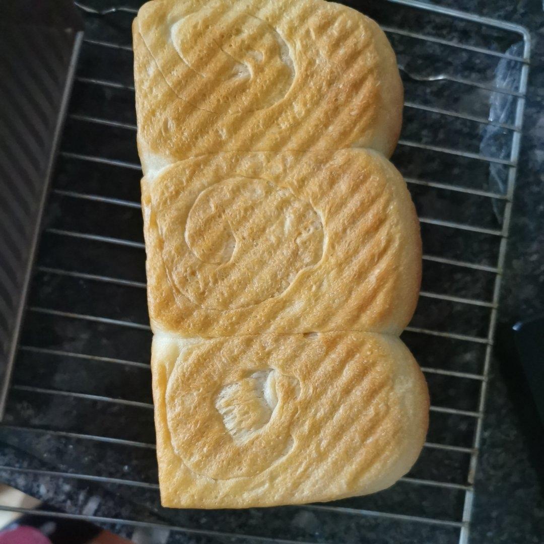 软到拿不起来的生吐司