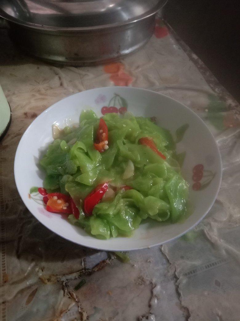 清炒莴笋