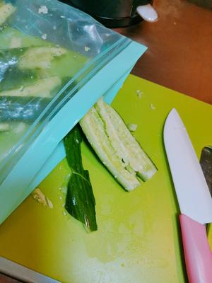 中式青瓜海鲜沙拉的做法 步骤2