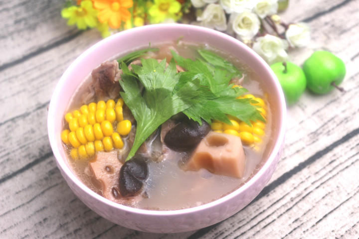 初冬它来早了甚是想念那一碗飘香四溢的骨头汤