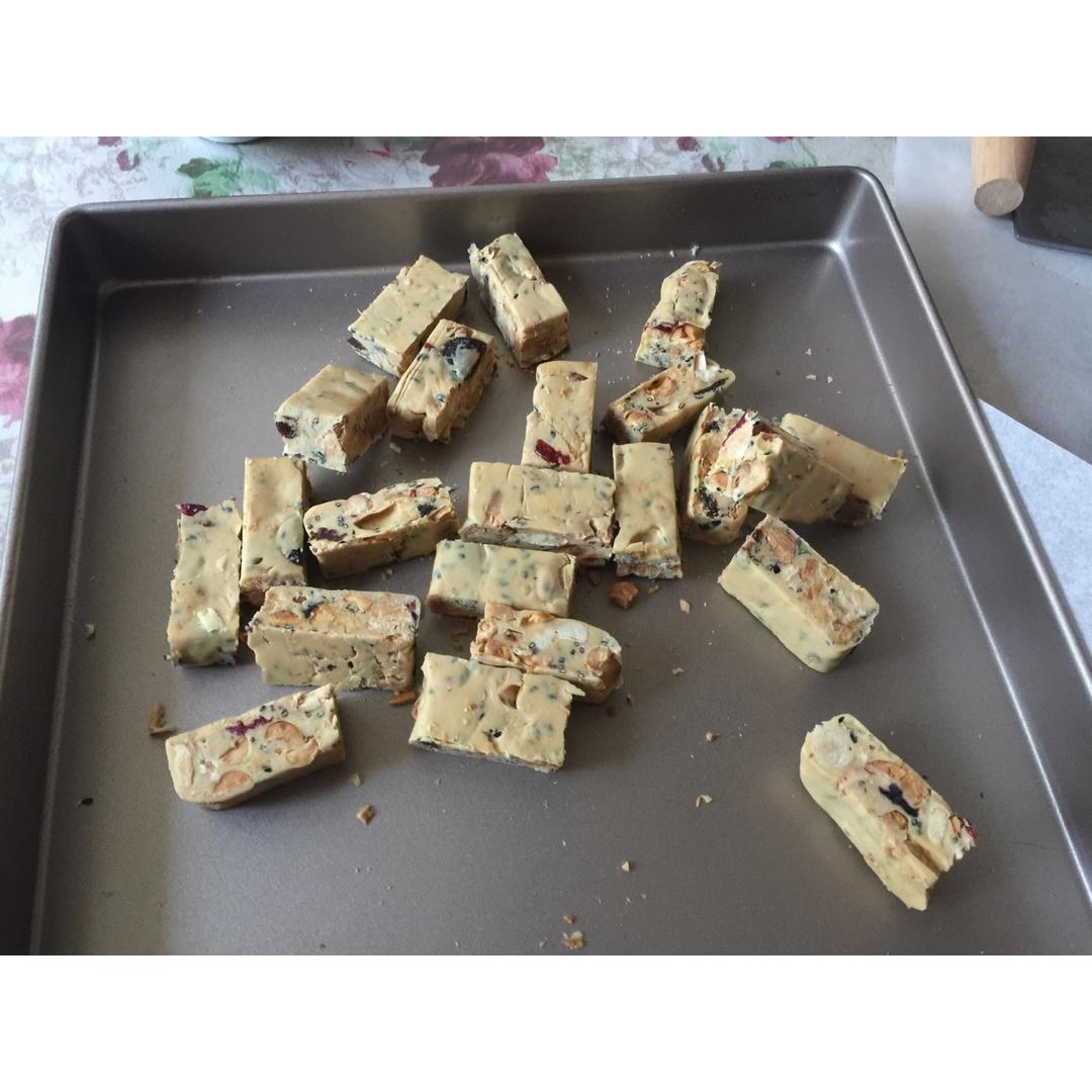 超详细TIPS—自制超美味牛轧糖（熬糖版），秒杀棉花糖版