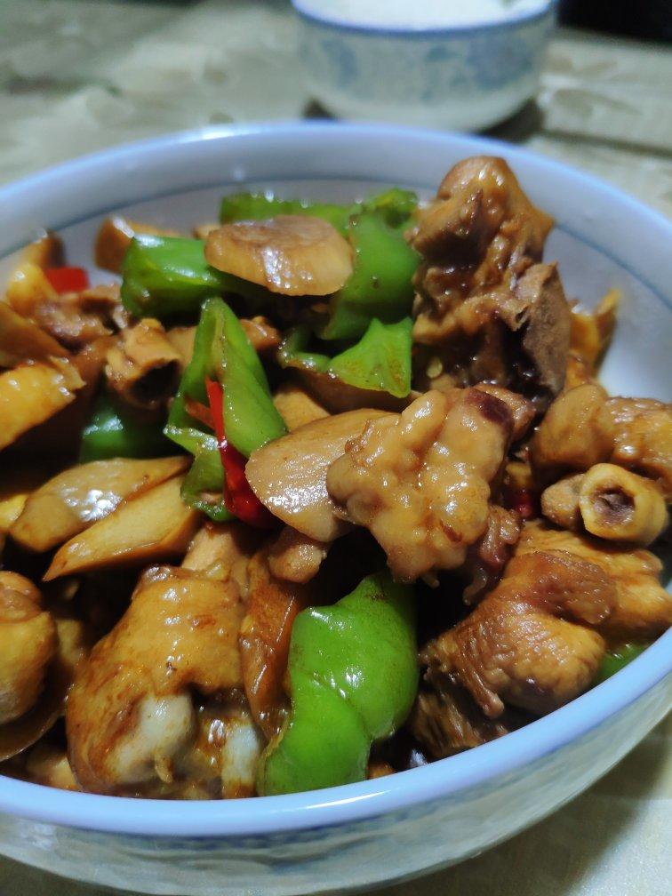 馨宝懒猫做的红烧辣鸡腿炒杏鲍菇