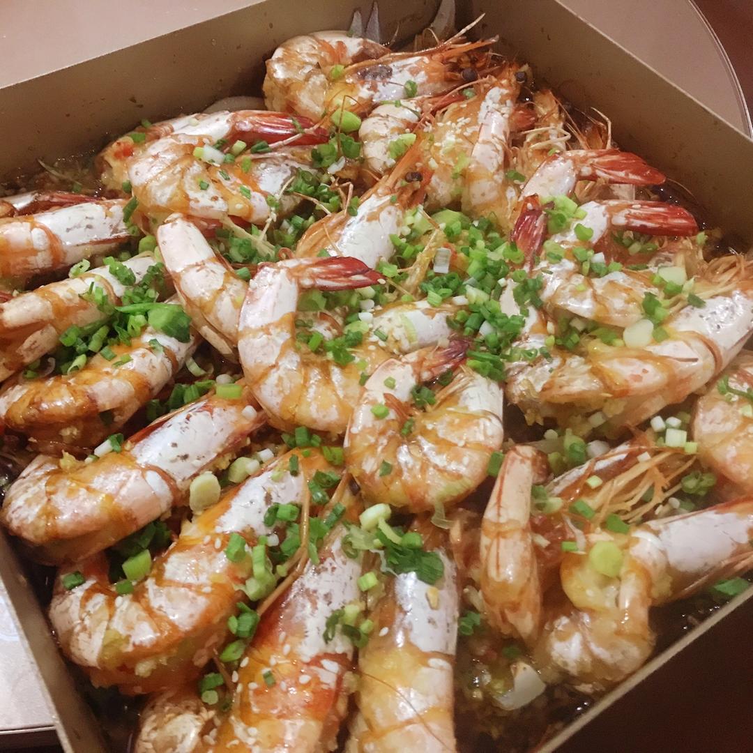 蒜蓉金针菇烤花蛤虾