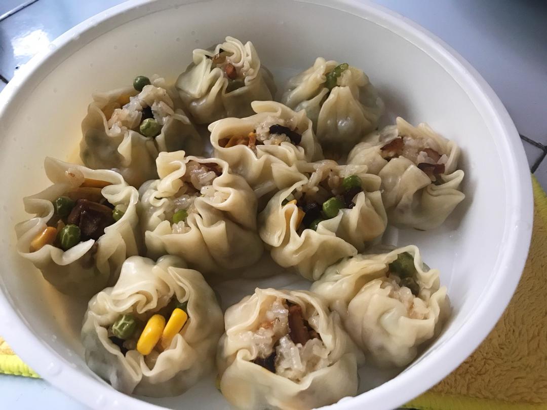 饺子皮咸蛋黄烧麦