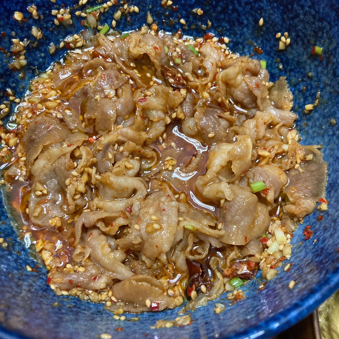 香菜拌鲜切牛肉片