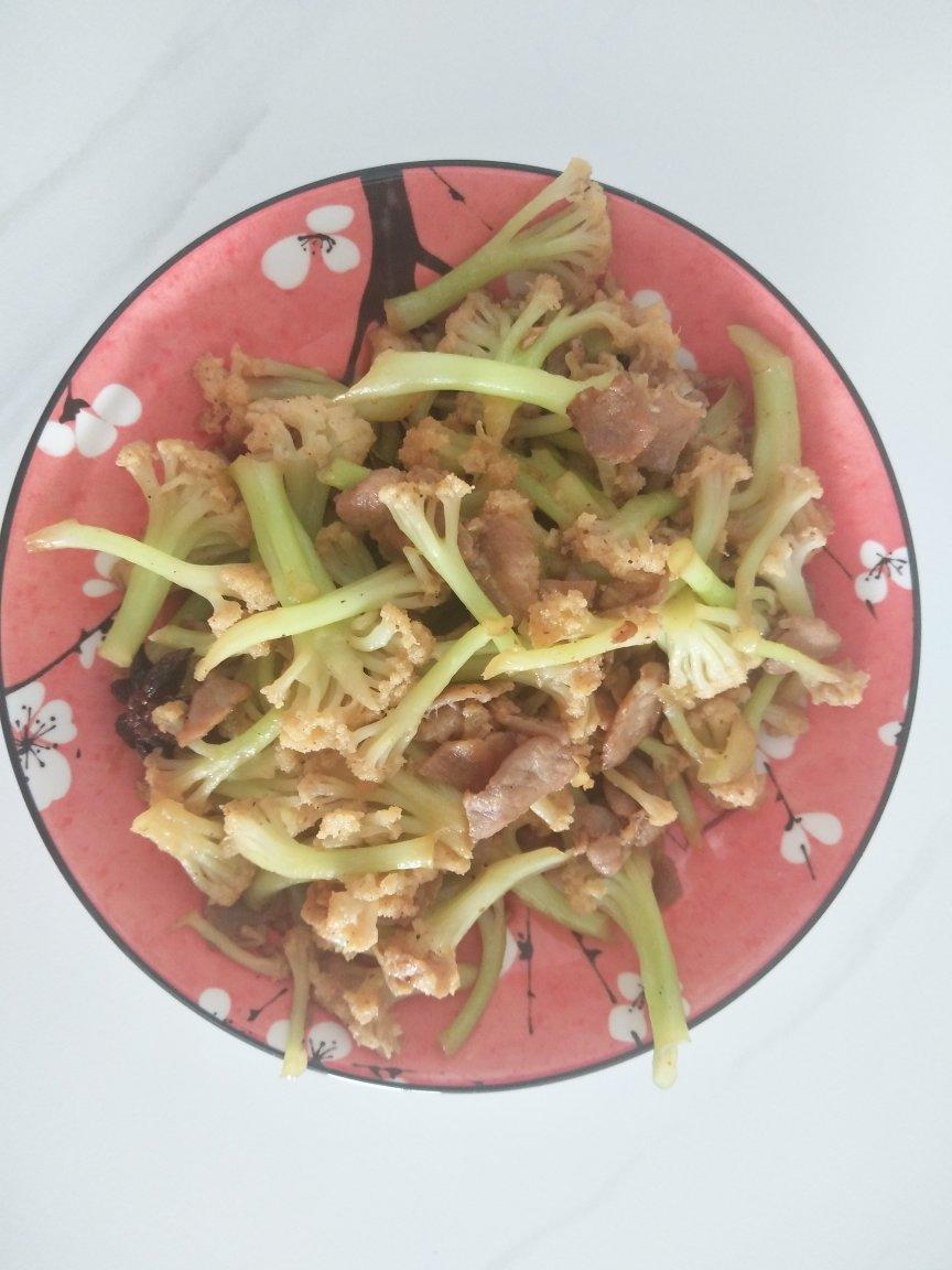干煸菜花（花菜炒肉）