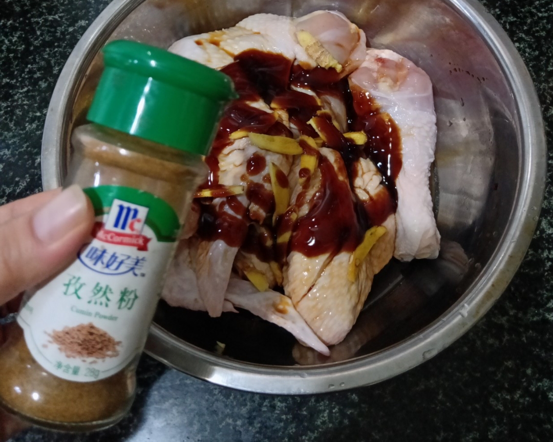 空气炸锅——美味烤全翅和烤鸡大腿的做法 步骤5