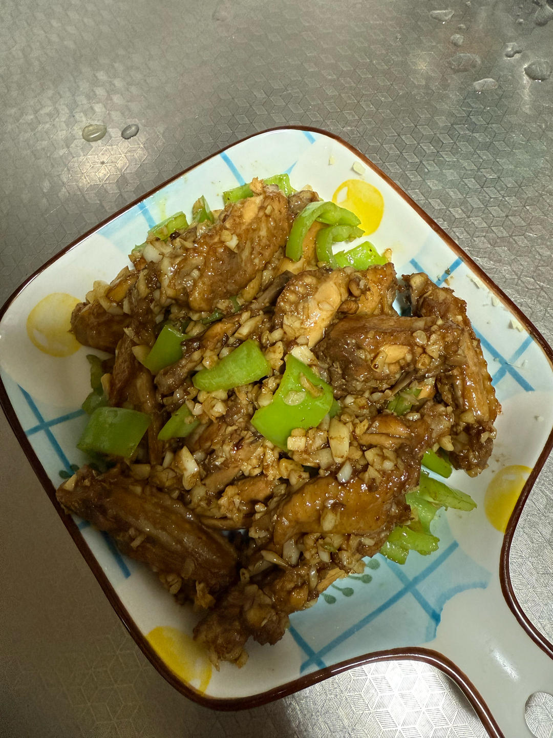 蒜香鸡翅，这才是鸡翅最好吃的做法