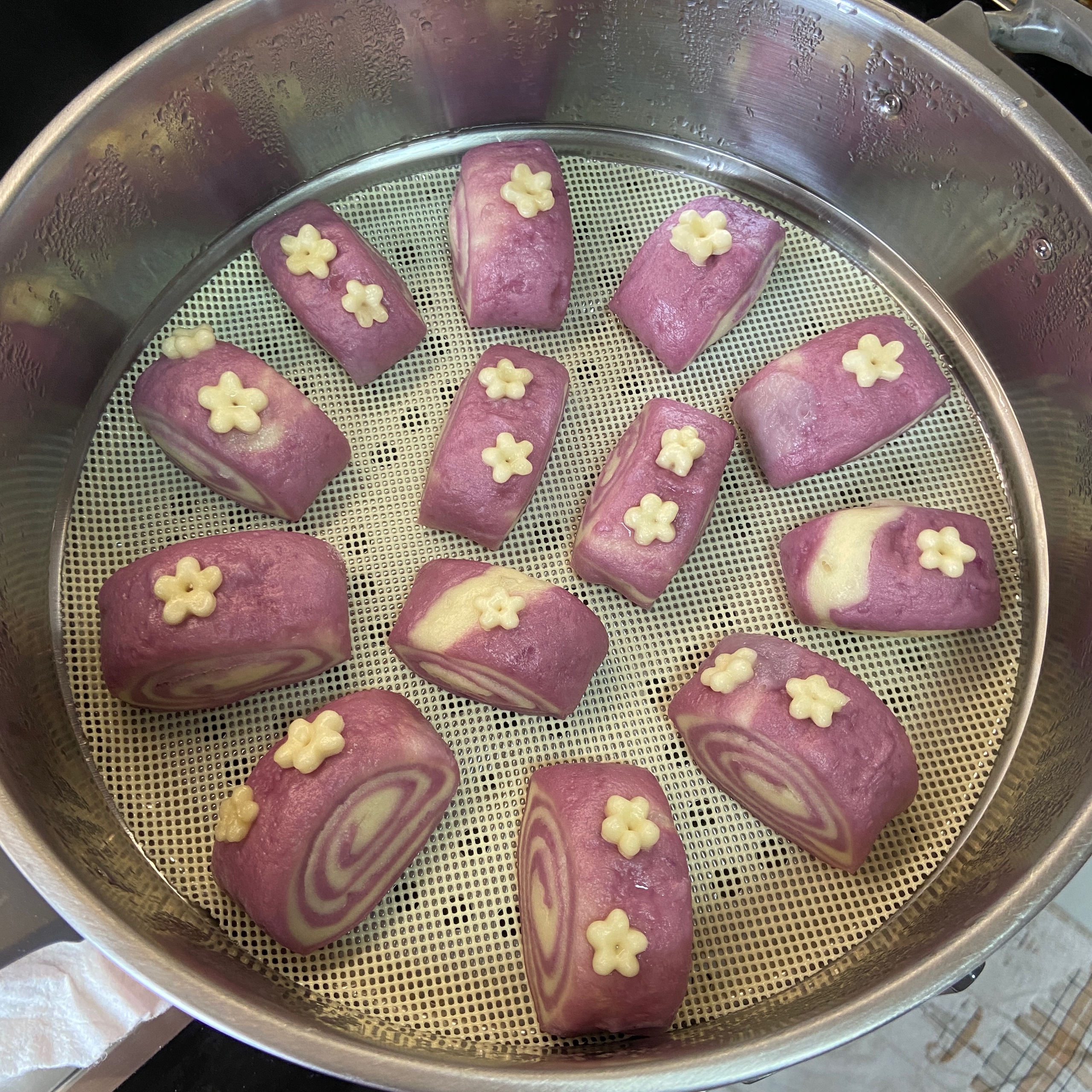 中式面点｜花花紫薯南瓜包的做法