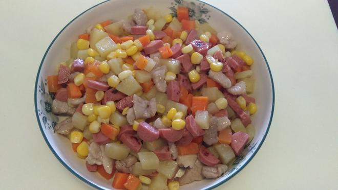 玉米土豆胡萝卜炒丁的做法