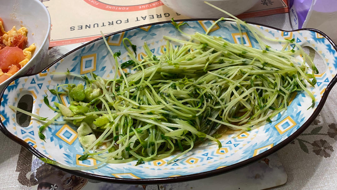 清新豌豆苗