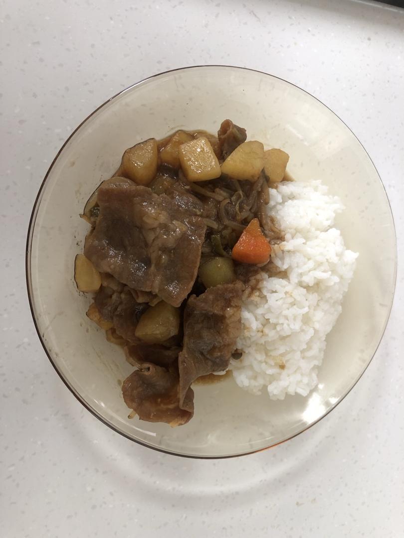 好吃到舔碗底的土豆肥牛拌饭