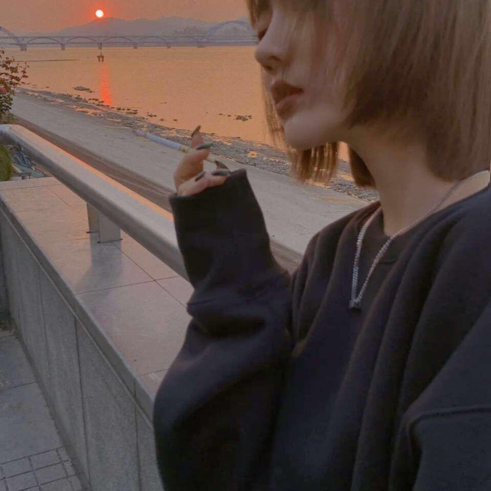 -嗯咯