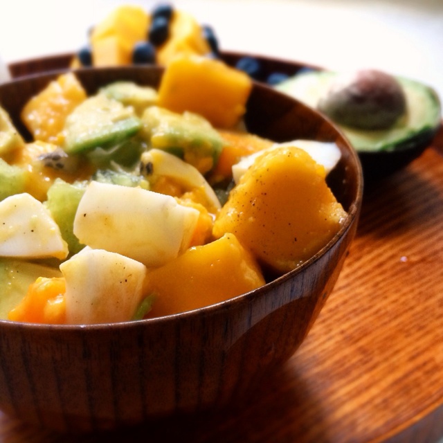 牛油果芒果沙拉