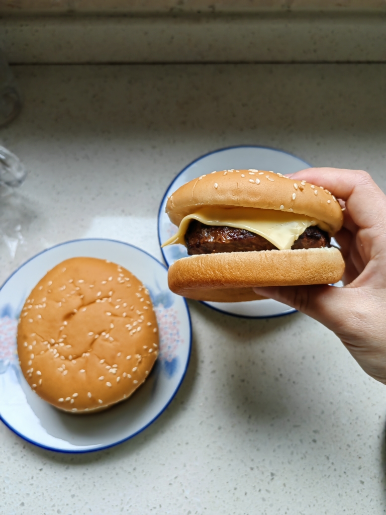 快手简餐之牛肉汉堡（空气炸锅版）的做法 步骤11