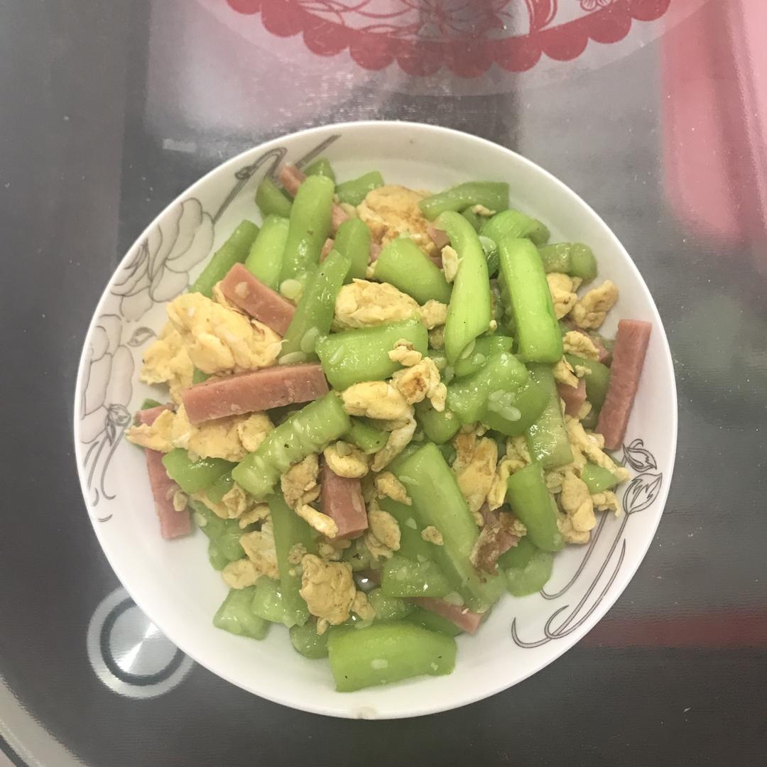 丝瓜炒蛋（快手菜）