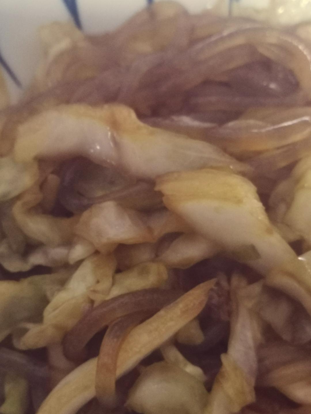 最近爱吃粉丝粉条～包菜炒粉丝