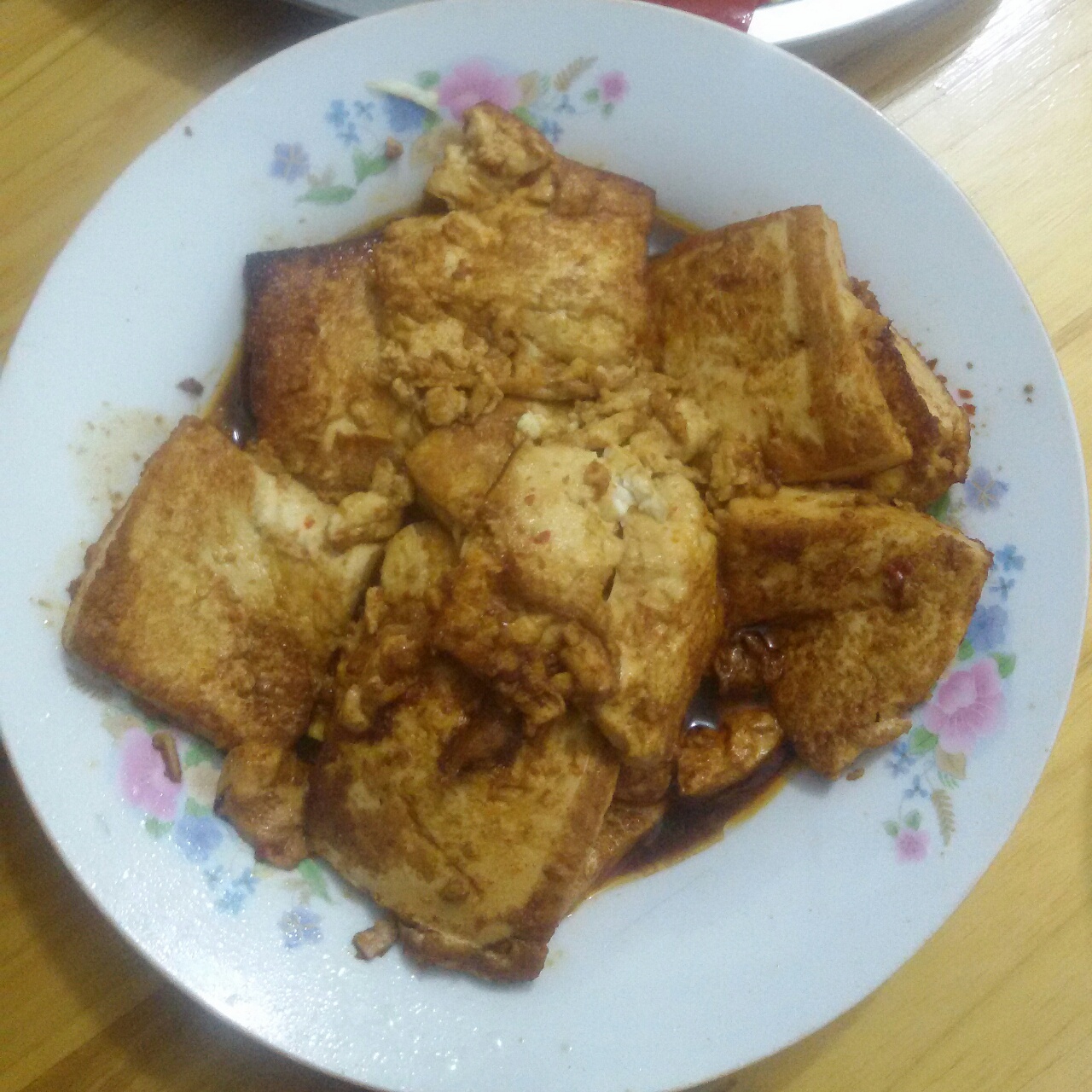 香喷喷的油煎豆腐